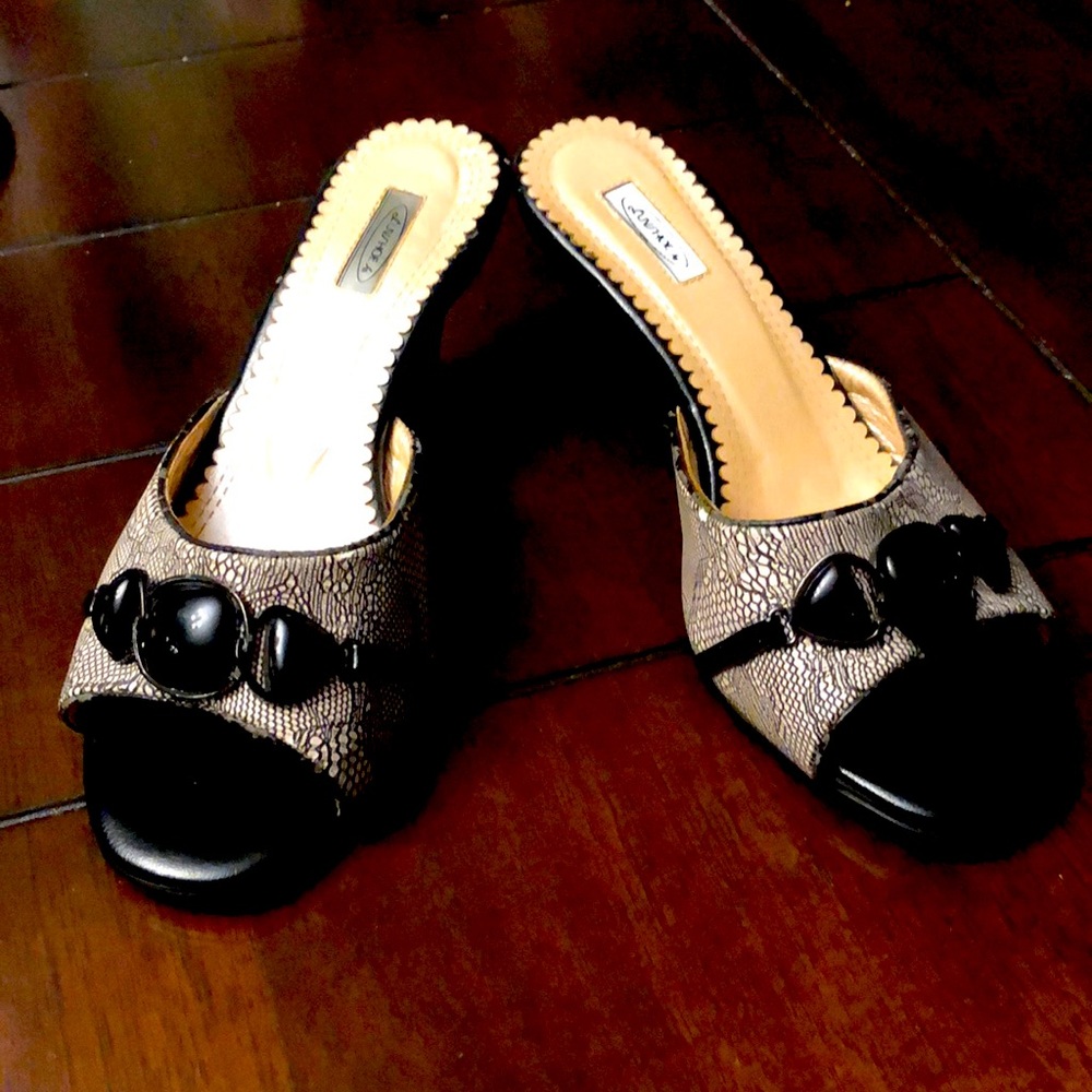 🌹Lovshoes Adorable Sandal🌹